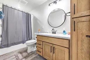 2323 Deckner Ave, Green Bay, WI 54302 - Photo 17