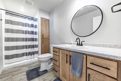 2323 Deckner Avenue, Green Bay, WI 54302 - Photo 15