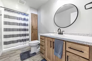 2323 Deckner Ave, Green Bay, WI 54302 - Photo 15