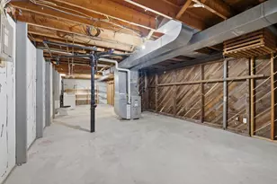 1381 Silverwood Ln, Neenah, WI 54956 - Photo 27