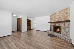 1381 Silverwood Ln, Neenah, WI 54956 - Photo 7