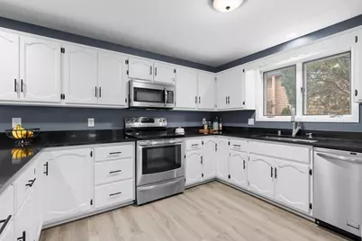 921 E Windfield Place #A, Appleton, WI 54911 - Photo 11