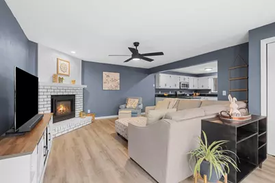 921 E Windfield Place #A, Appleton, WI 54911 - Photo 3