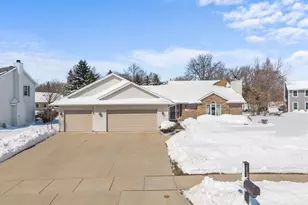 3050 Hunters Pl, Oshkosh, WI 54904 - Photo 7