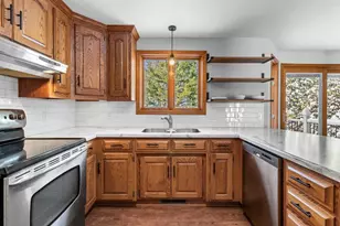 236 Elk Ct, Green Bay, WI 54302 - Photo 13