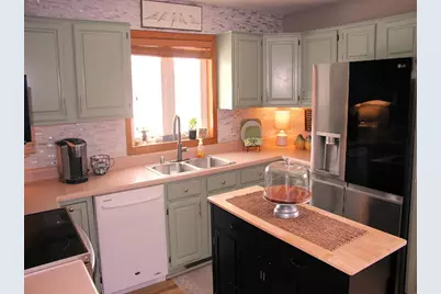 961 Eastman Lane, Fond du Lac, WI 54935 - Photo 5