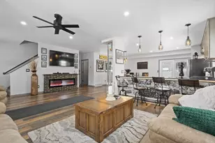 1751 S Oneida St, Green Bay, WI 54304 - Photo 9