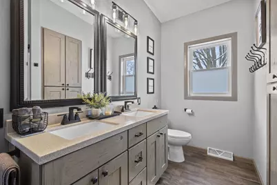 1751 S Oneida Street, Green Bay, WI 54304 - Photo 17