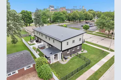 1749 S Oneida Street, Green Bay, WI 54304 - Photo 3