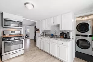 1823 Ashland St, Oshkosh, WI 54901 - Photo 9