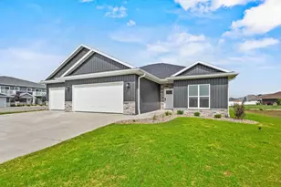 733 Tambour Ct, De Pere, WI 54115 - Photo 3