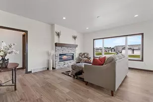 733 Tambour Ct, De Pere, WI 54115 - Photo 25