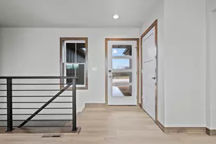 2998 Creekwood Dr, Green Bay, WI 54311 - Photo 9