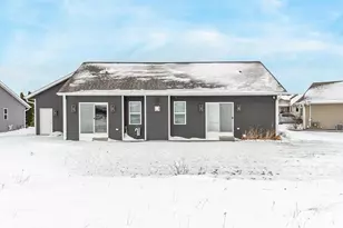 531 S Silver Fox Dr, Kewaskum, WI 53040 - Photo 37