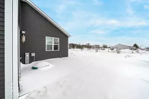 531 S Silver Fox Dr, Kewaskum, WI 53040 - Photo 35