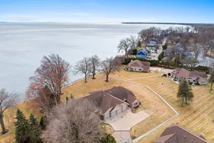 957 Brighton Dr, Menasha, WI 54952 - Photo 7