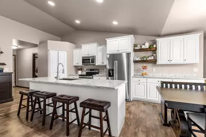 3434 Tulip Trail, Appleton, WI 54913 - Photo 9