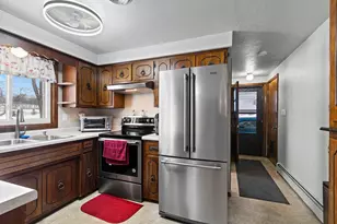 3781 Bower Creek Rd, De Pere, WI 54115 - Photo 5