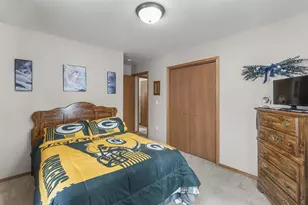 195 Yacoub Ln, Fond du Lac, WI 54935 - Photo 9