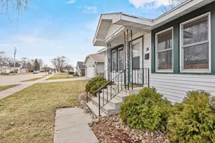 2225 Mt Vernon St, Oshkosh, WI 54901 - Photo 3