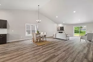 1617 Founders St, Neenah, WI 54956 - Photo 5