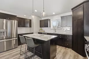 1617 Founders St, Neenah, WI 54956 - Photo 9