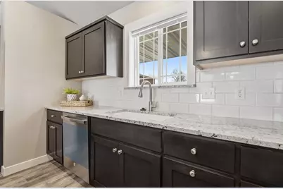 1617 Founders Street, Neenah, WI 54956 - Photo 11