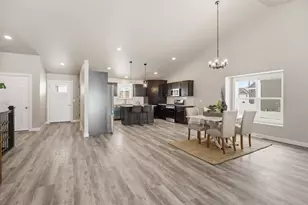 1617 Founders St, Neenah, WI 54956 - Photo 7