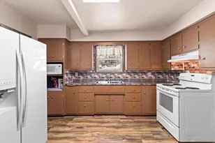 906 Mira Ave, Crivitz, WI 54114 - Photo 11