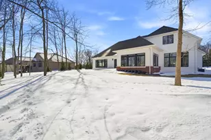 945 Woodcrest Heights Dr, Menasha, WI 54952 - Photo 35