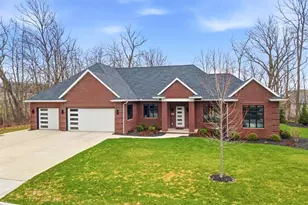945 Woodcrest Heights Dr, Menasha, WI 54952 - Photo 1