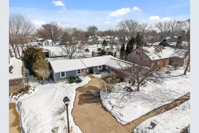 1866 Cliffview Court, Oshkosh, WI 54901 - Photo 47