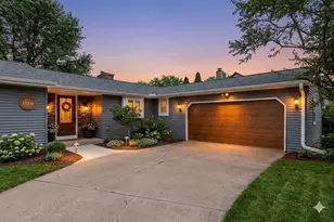 1866 Cliffview Ct, Oshkosh, WI 54901 - Photo 3