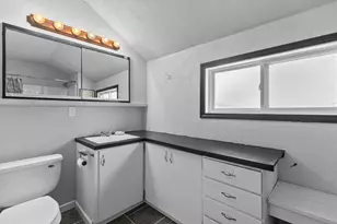 1009 Jefferson St, Oshkosh, WI 54901 - Photo 15