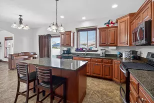 1906 Wasilla Ln, Neenah, WI 54956 - Photo 13