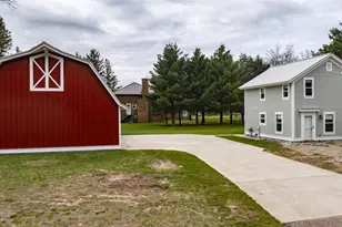 E1471 Arbor St, Waupaca, WI 54981 - Photo 5