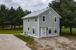 E1471 Arbor St, Waupaca, WI 54981 - Photo 3