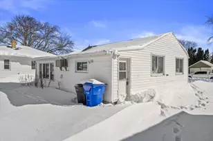 1833 N Charlotte St, Appleton, WI 54911 - Photo 3