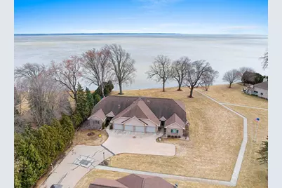 957 Brighton Drive, Menasha, WI 54952 - Photo 3