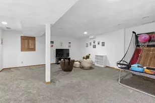 2294 Meadow Heights Cir, Neenah, WI 54956 - Photo 23