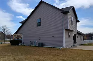 600 Castlestone Ct, Hobart, WI 54155 - Photo 29
