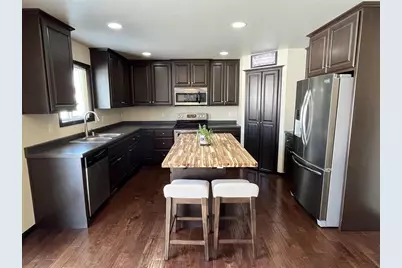 600 Castlestone Court, Hobart, WI 54155 - Photo 3