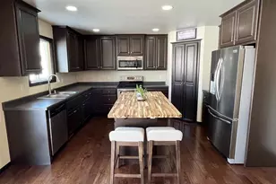 600 Castlestone Ct, Hobart, WI 54155 - Photo 3