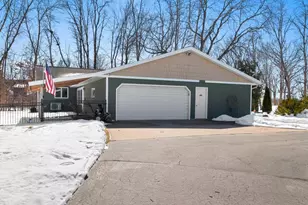 2709 Summerset Cir, Suamico, WI 54173 - Photo 49