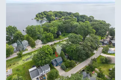 2084 S Point Comfort Road, Oshkosh, WI 54902 - Photo 5