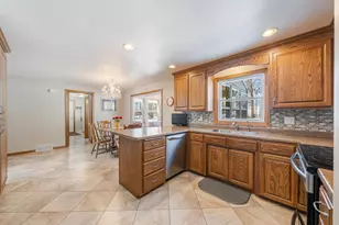 4734 Maple Dr, Green Bay, WI 54313 - Photo 11