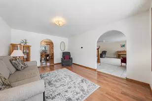 4734 Maple Dr, Green Bay, WI 54313 - Photo 7