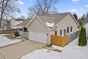 911 S 7th St, De Pere, WI 54115 - Photo 5