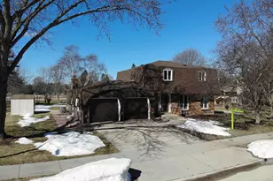 1175 Maricopa Dr, Oshkosh, WI 54904 - Photo 3