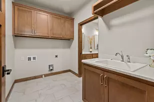 1373 Prairie Lake Cir, Neenah, WI 54956 - Photo 29
